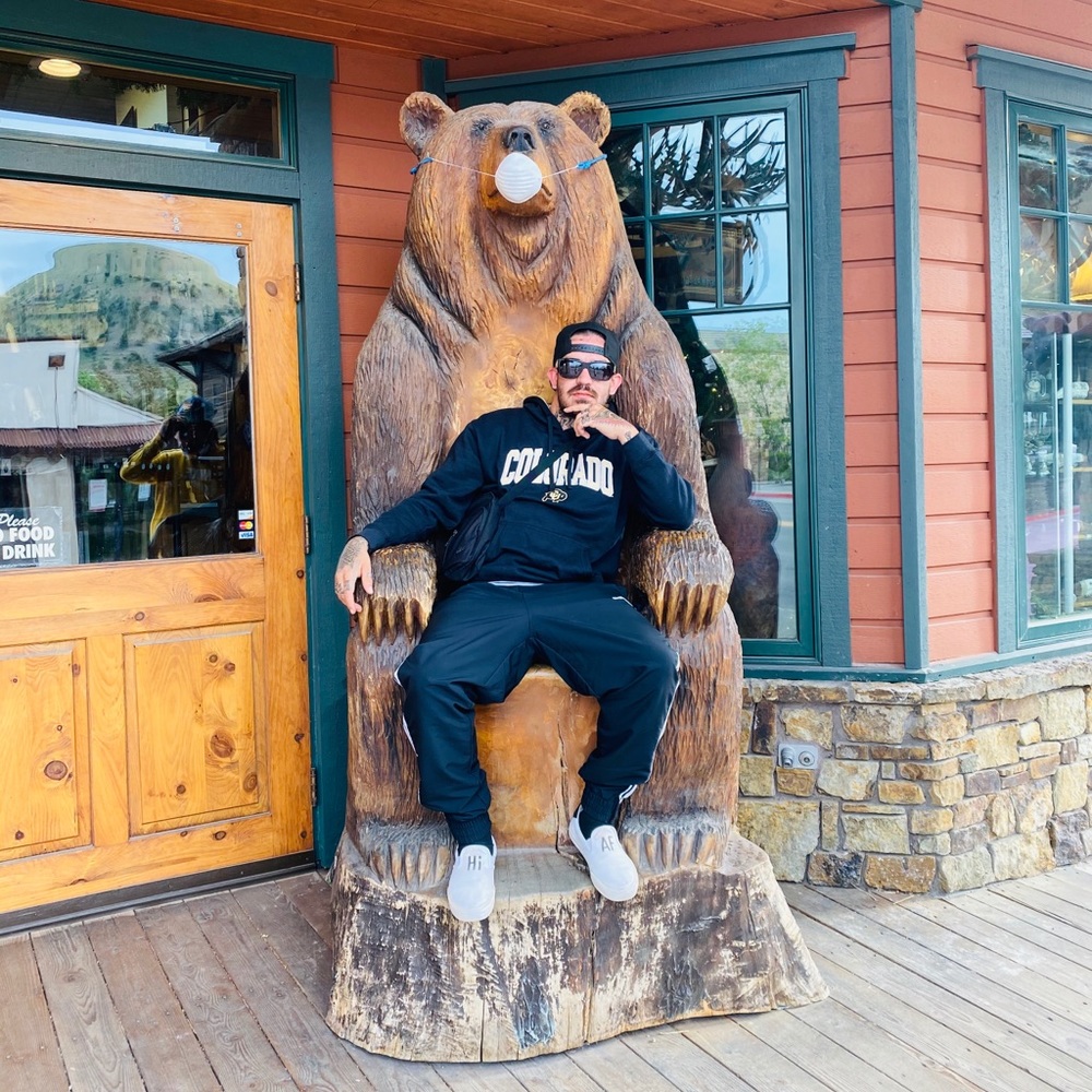 Meet your Posher, Dominic